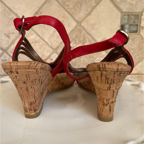 Moda Reflex Red Sandals - Picture 6 of 12